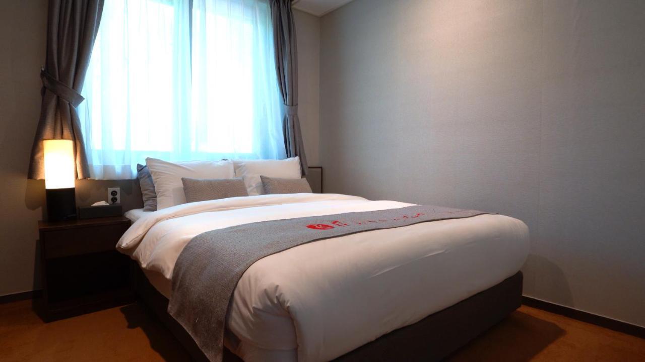 Ramada Hotel & Suite By Wyndham Gangwon Пьончан Екстериор снимка