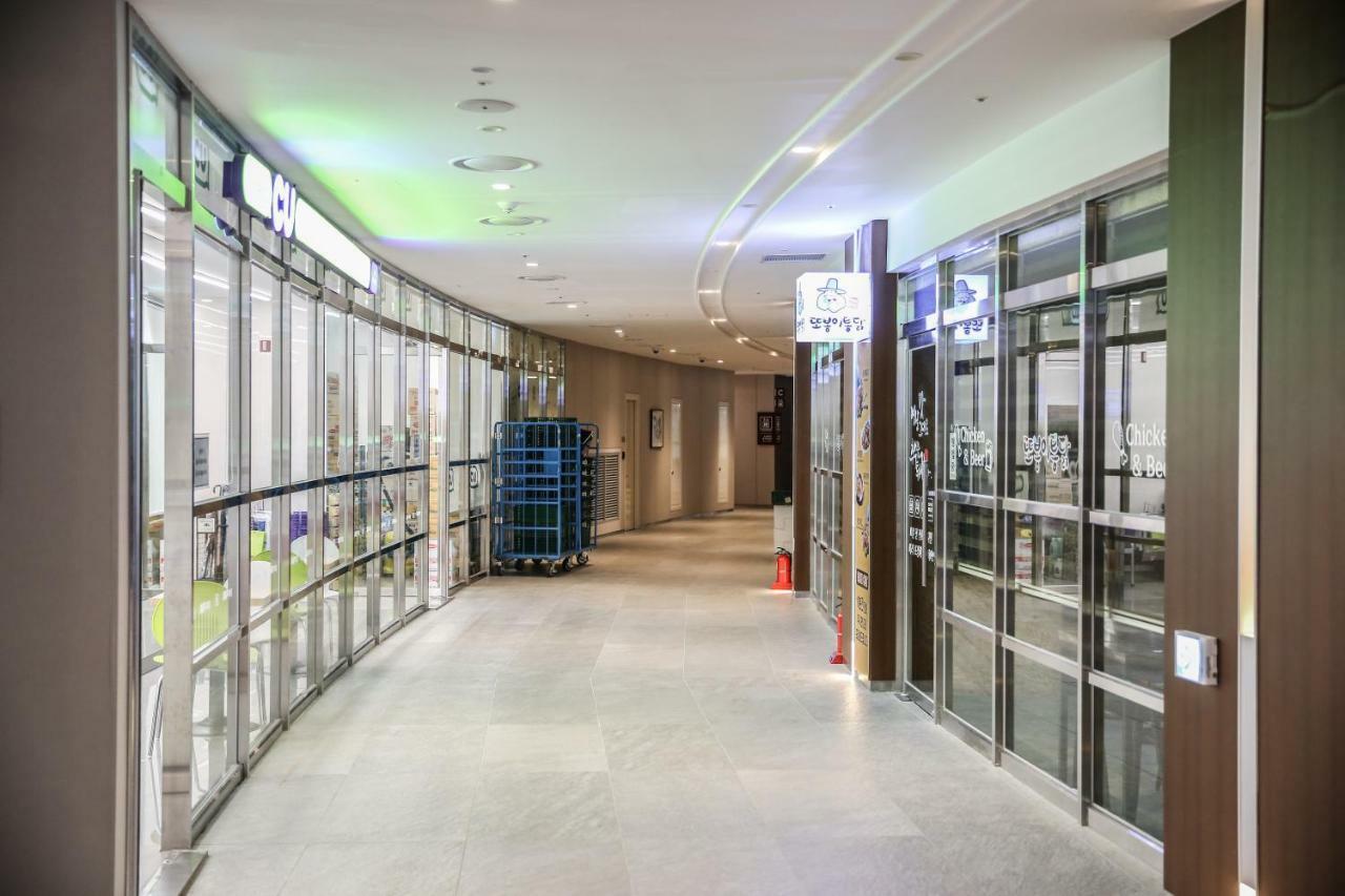 Ramada Hotel & Suite By Wyndham Gangwon Пьончан Екстериор снимка